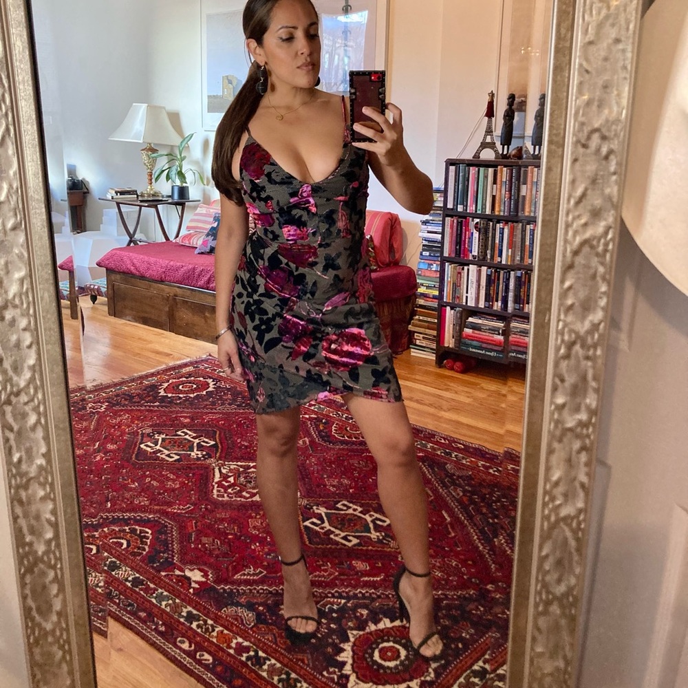 Amanda Uprichard  🖤♥️💜 floral velvet mini dress. Size Small. New with tags.